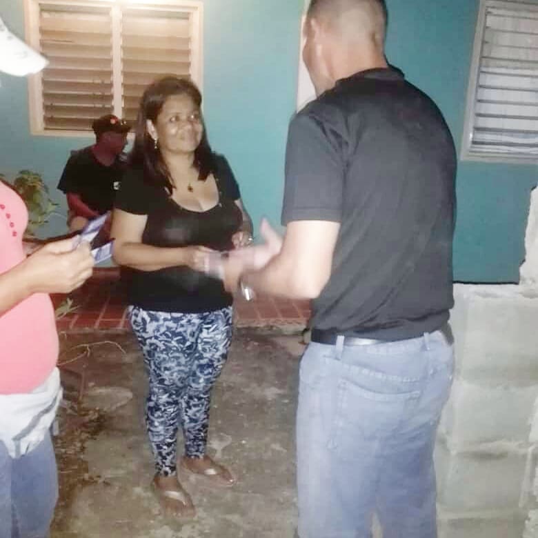 ongfunidecupal's tweet photo. Activados en caminatas casa por casa en las comunidades de Blanquita de Pérez y Los Mangos.

¡Súmate a la fuerza del cambio en Palavecino! ☞@jghernandezvzla  @lainvzla 

#Somoslafuerzatranquiladelcambio #YovotoLAIN #UnidosParaTransformar https://t.co/l3FDGRp7oK