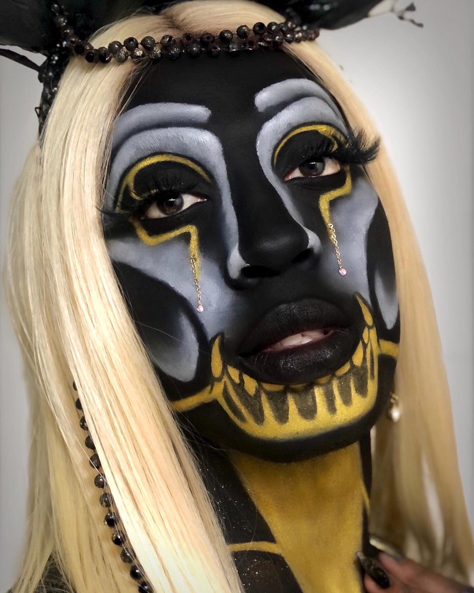 BerryDoll96's tweet photo. Mistress of Greed 🖤

Today’s look was a recreation of @mua_agapi spooky look. I thought it would be perfect for a seven deadly sin theme. &amp; yes I made the headpiece 😌
.
Eyeshadow: @hipdot CENOTE shade escape &amp; facedbykareem in shade NYC
Paint: @mehron basic palette https://t.co/3nUx18XvPo