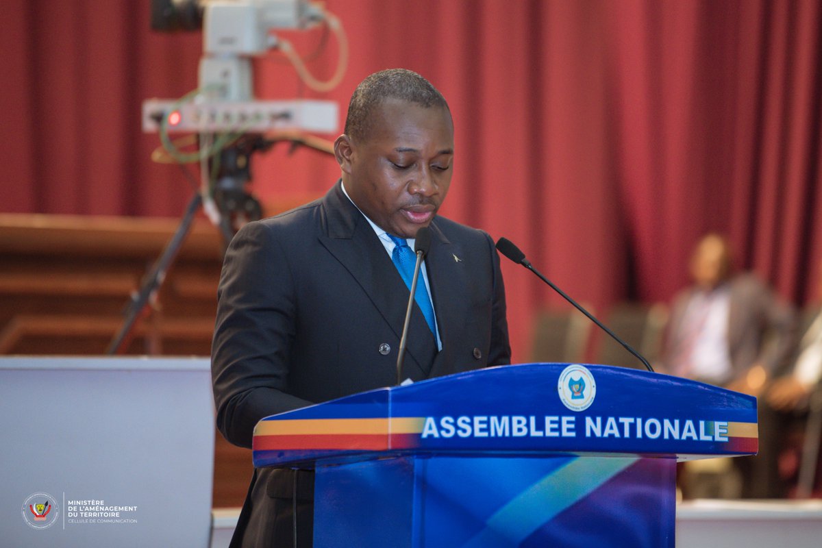 MinAT_RDC's tweet photo. Mardi 26.10.2021 | Défendu par le Ministre d'État @GuyLoando_ , le projet de Loi relatif à l'Aménagement du Territoire est déclaré recevable à l'Assemblée Nationale. Une garantie d'un cadre normatif assurant la valorisation des ressources naturelles de la #RDC https://t.co/fyqtT0xO92
