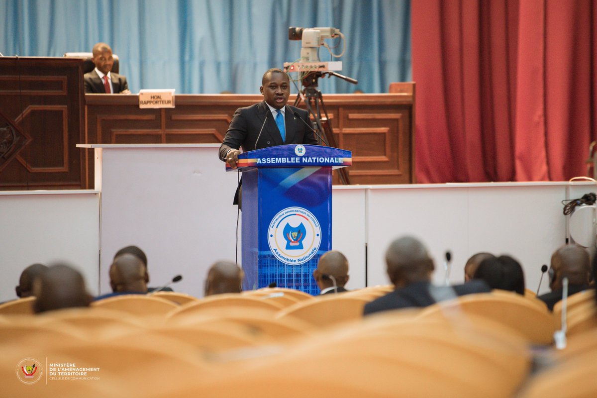 MinAT_RDC's tweet photo. Mardi 26.10.2021 | Défendu par le Ministre d'État @GuyLoando_ , le projet de Loi relatif à l'Aménagement du Territoire est déclaré recevable à l'Assemblée Nationale. Une garantie d'un cadre normatif assurant la valorisation des ressources naturelles de la #RDC https://t.co/fyqtT0xO92