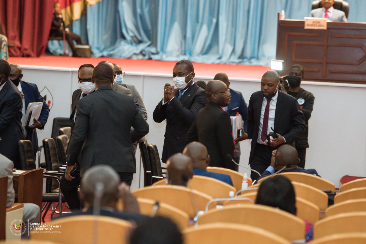 MinAT_RDC's tweet photo. Mardi 26.10.2021 | Défendu par le Ministre d'État @GuyLoando_ , le projet de Loi relatif à l'Aménagement du Territoire est déclaré recevable à l'Assemblée Nationale. Une garantie d'un cadre normatif assurant la valorisation des ressources naturelles de la #RDC https://t.co/fyqtT0xO92