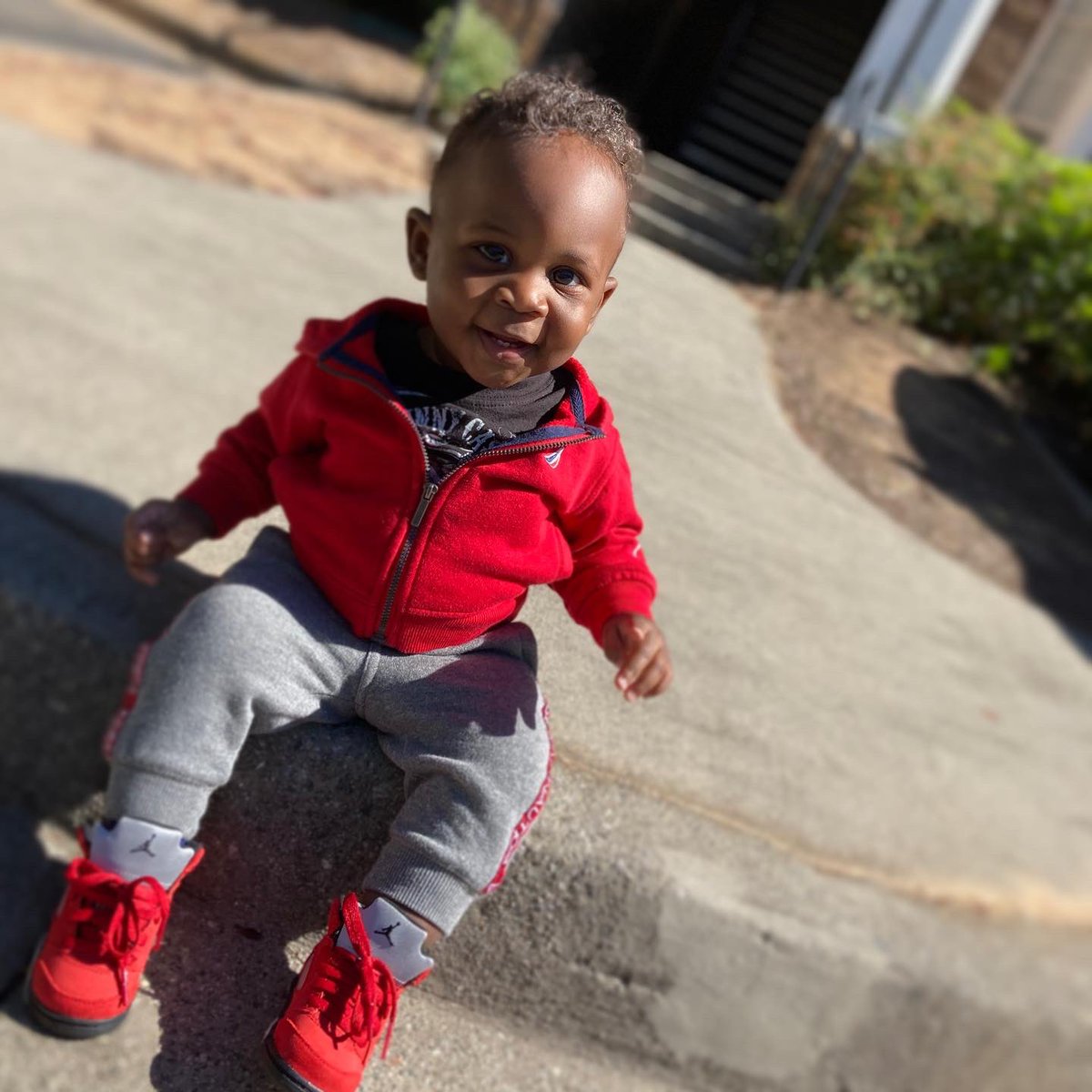 imBriWade's tweet photo. I would say my little broke bestfriend but my baby really HAVIN‼️😍🤑🤞🏾💪🏾 #BIGAugust #9months #Juice https://t.co/pdrYVMmjdw