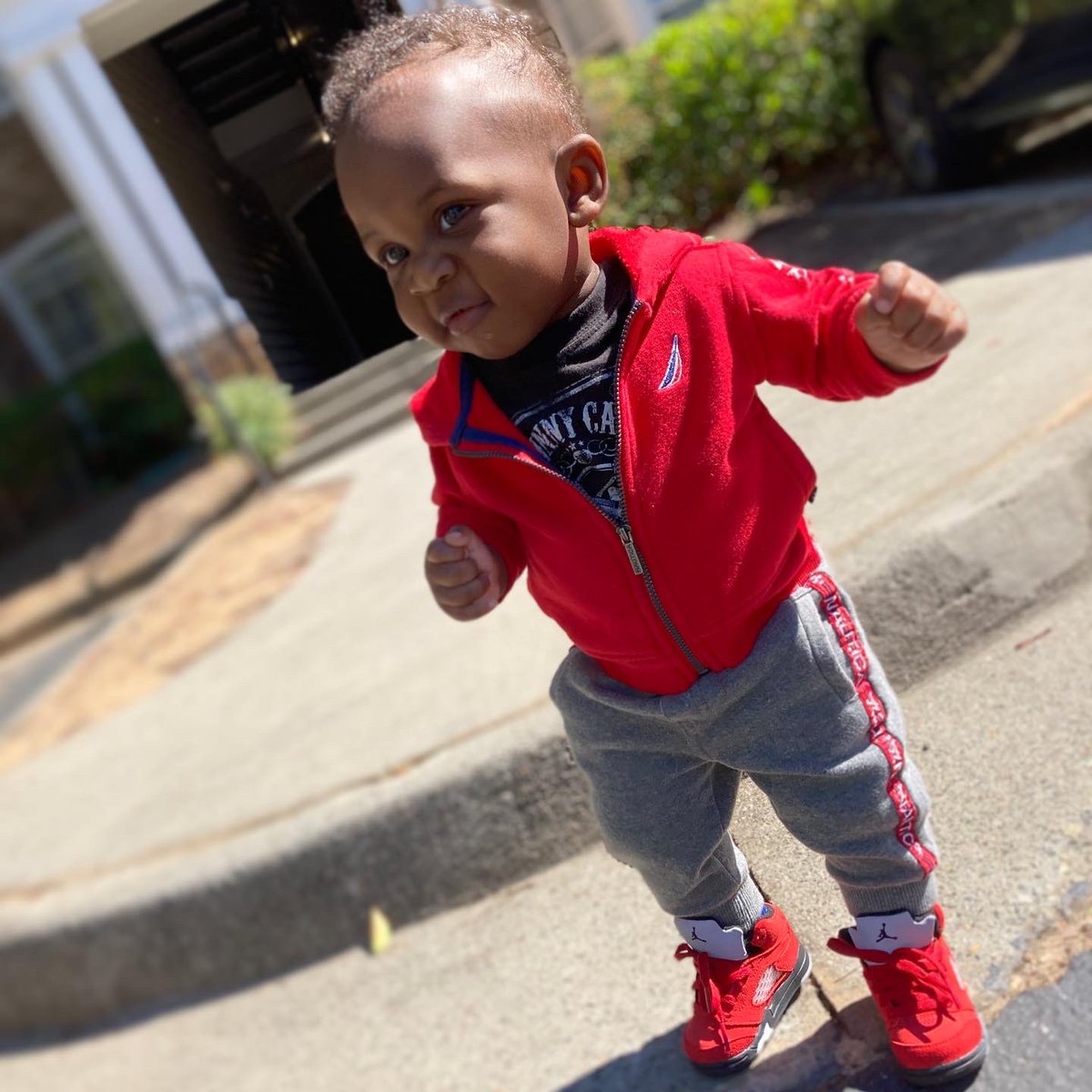 imBriWade's tweet photo. I would say my little broke bestfriend but my baby really HAVIN‼️😍🤑🤞🏾💪🏾 #BIGAugust #9months #Juice https://t.co/pdrYVMmjdw