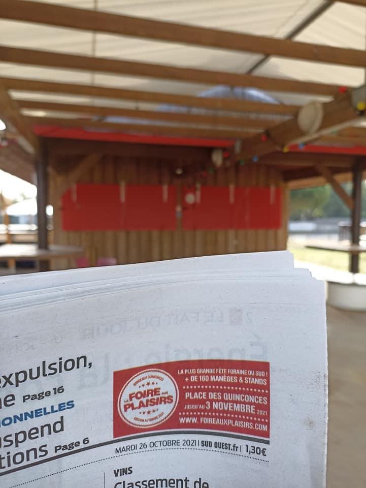 DeQuietude's tweet photo. Le Mardi 25 Octobre, surprise la buvette de la plage dite “chez maman” est fermée. Pas de gaufres de crêpes ou de glaces…  Pourtant la convention avec la Mairie art 5 oblige! @mhdesesgaulx @parismestras @SO_Arcachon https://t.co/sZY5PCBJTT