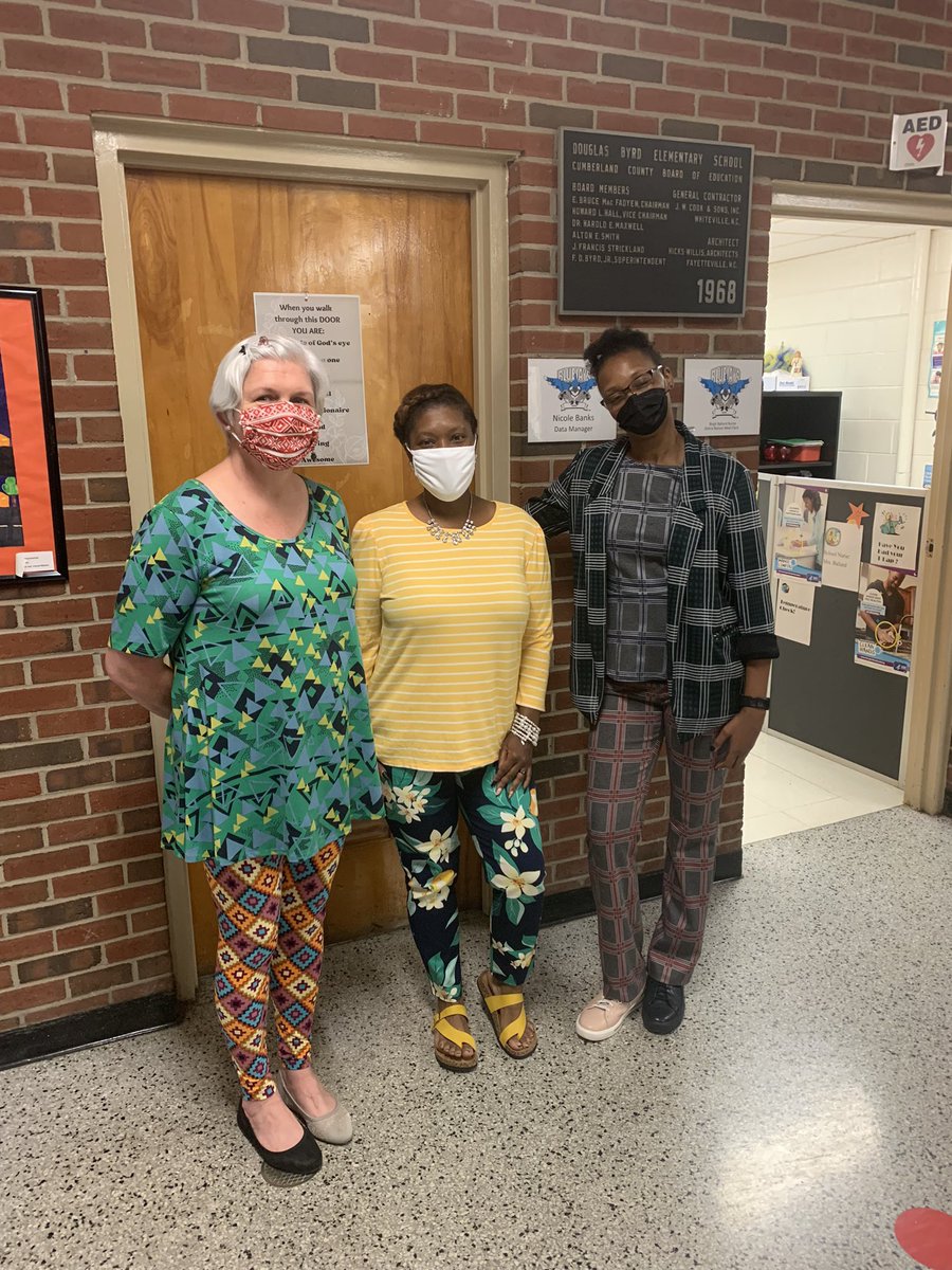 IDMSBlueJays's tweet photo. #RedRibbonWeek2021  Our staff is showing their PRIDE by participating in red ribbon week. Tuesday was “Don’t Get Mixed Up in Drugs” Wear Mismatched Clothes. https://t.co/Ge5JtPoDza