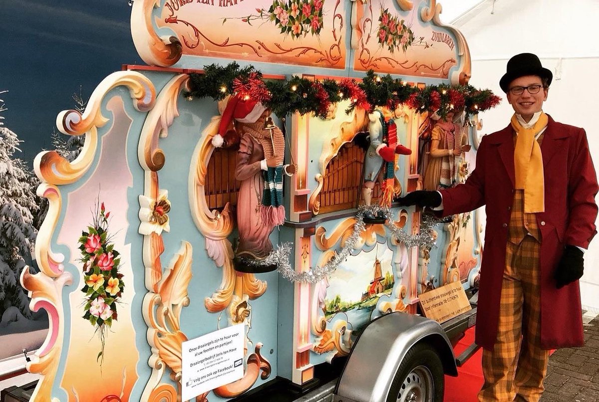 Joristenhave's tweet photo. #draaiorgel met #orgelman in bijpassend #Dickens kostuum huren voor uw #kerstmarkt? Nog enkele data vrij! Ideaal voor in de #winkelstraat, #winkelcentrum of #zorginstelling.
Boek nu via https://t.co/WMQ7whkZid !
#groningen #drenthe #zuidlaren #zwolle https://t.co/YNYLm5XL2j