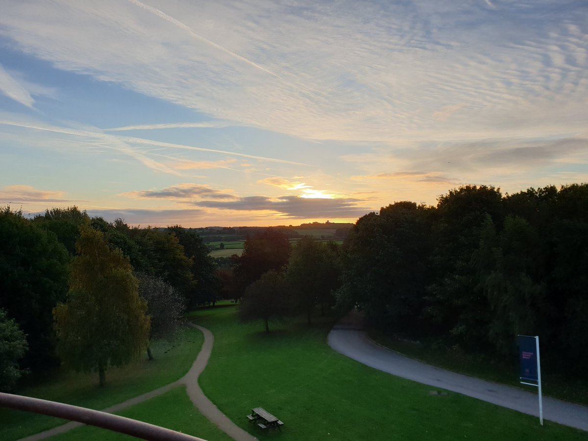 rmiddleton97's tweet photo. The sunrises have been beautiful recently. Took this picture from the top of our windmill at work #sunrise #beautiful #photo #PhotoOfTheDay #sun #windmill https://t.co/SSMgCUswv1