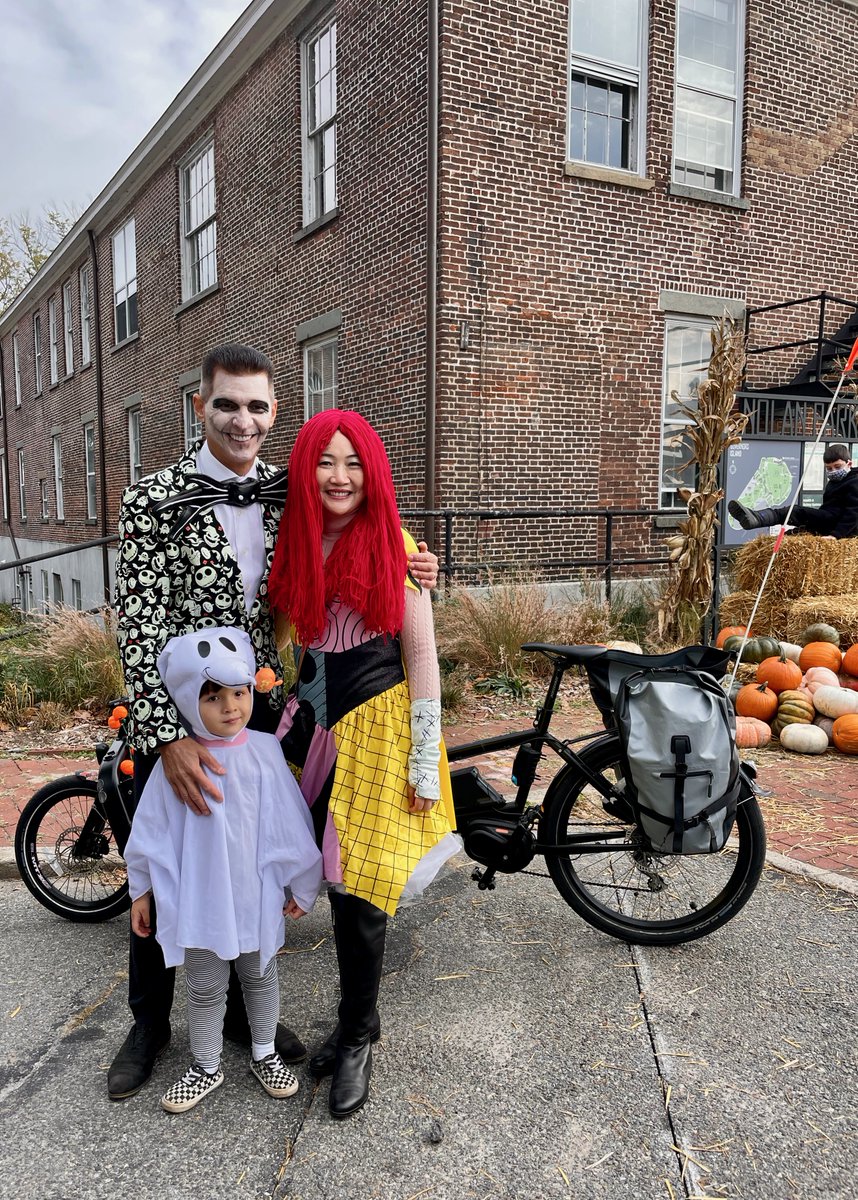 Gov_Island's tweet photo. THANK YOU to everyone who joined us for the first weekend of #PumpkinPoint! So many smiling (and costumed) faces joined us that we sold out of pumpkins for the 1st time ever. We're getting ready for this weekend with a full pumpkin restock, so be sure to join us on 10/30 & 10/31 https://t.co/Wye9fp1DUt