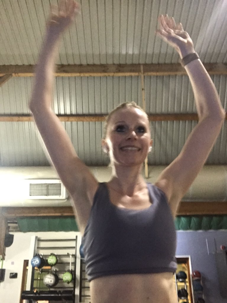 vfarrow16's tweet photo. In case I forget I had a good 30 minute, legs working normally, fast(er) run without pain. Here is my face! #run #runner #pelvicalignment #fighter #nevergiveup https://t.co/9Gh5JjhGSf