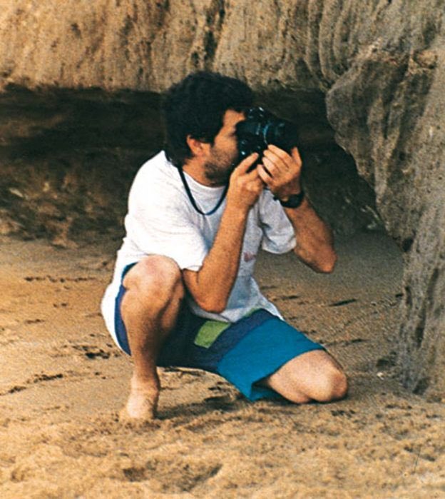 97_obratotal's tweet photo. El 25 de enero de 1997, fue asesinado el periodista grafico Jorge Luis Cabeza. Murió honrando a su profesión, por no dejar de investigar, hecho que le costó la vida. #50huellasET #roma5 @Altax4D https://t.co/1CZoMiQ4XL