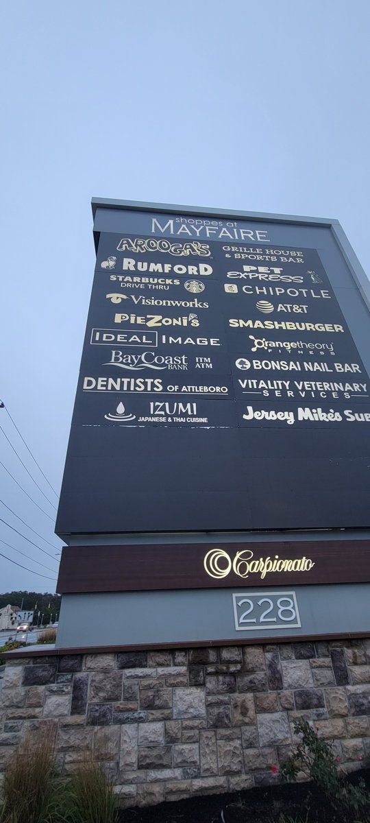 As a new tenant of the Shoppes at Mayfaire owned by Carpionato, we were contacted to update the existing pylon to incorporate Izumi Restaurant so all customers can easily find their new location! 

#Izumirestaurant #attleboro #MA #newlocation