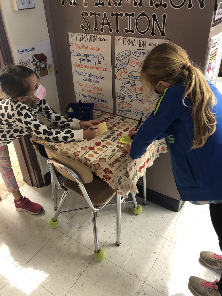 Second graders are amazing AFFIRMATION givers! You all rock our Affirmation Station! @IHeartCKH <a href="/cveschargers/">Churchville Chargers</a> <a href="/lisa_minutoli/">Lisa Minutoli</a> #cvesbettertogether