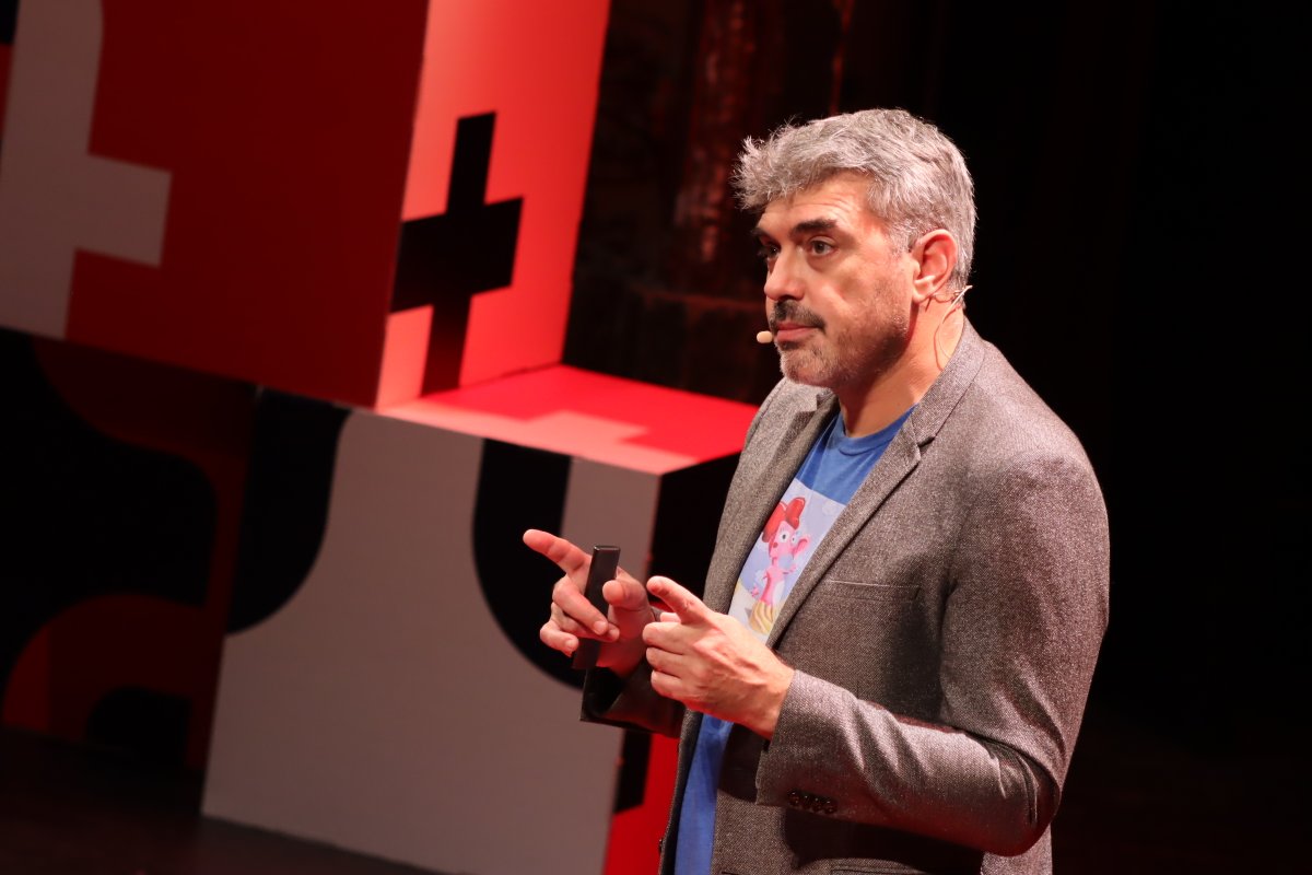 Pour <a href="/JeanZeid/">Jean Zeid</a>, le jeu vidéo, "c'est de l'art". #TEDxTours2021