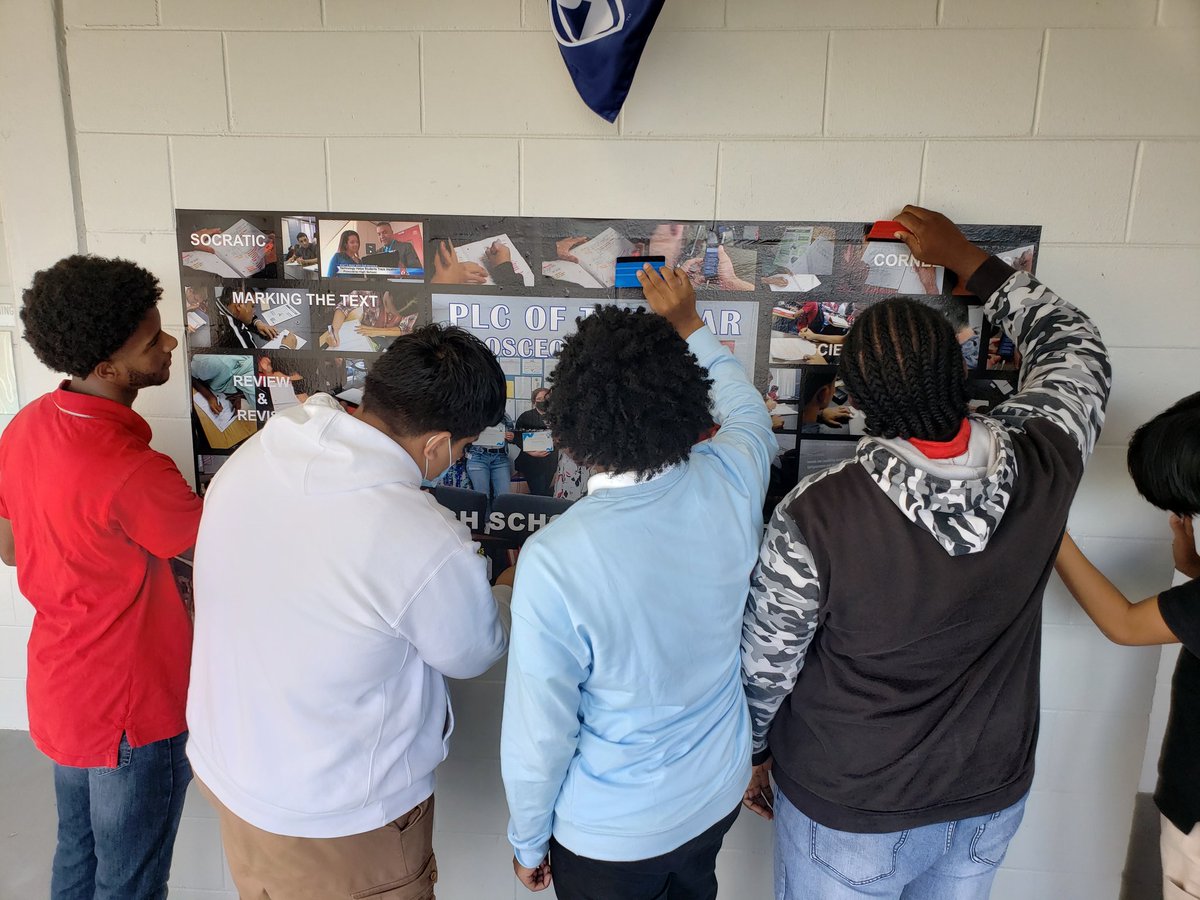 eaglesink's tweet photo. Eagles ink - Custom wall treatment 

@DaragoAPphs @poincianahigh https://t.co/OElfkdAP6e
