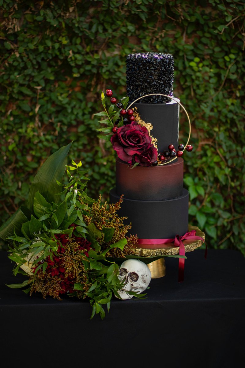BridalBuzzSA's tweet photo. Happy Halloween Bridal Babes! 🎃👻🕸️
RT if you would have a spooky wedding!
#bridalbuzz #sanantonioweddings #halloween #halloweenweddings #spooky #SPOOKYWEEK https://t.co/YqD5UJNGmW