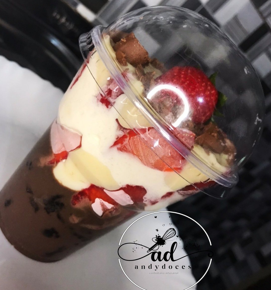 Copo da felicidade !!🤤
Temos!!
Morango 
Leite ninho 
Chocolate meio amargo 
Wpp: 99110-6373 
Realizamos Entregas Com Uma  Pequena Taxa,
RT pra ajudar o amigo aqui !🤤🥰