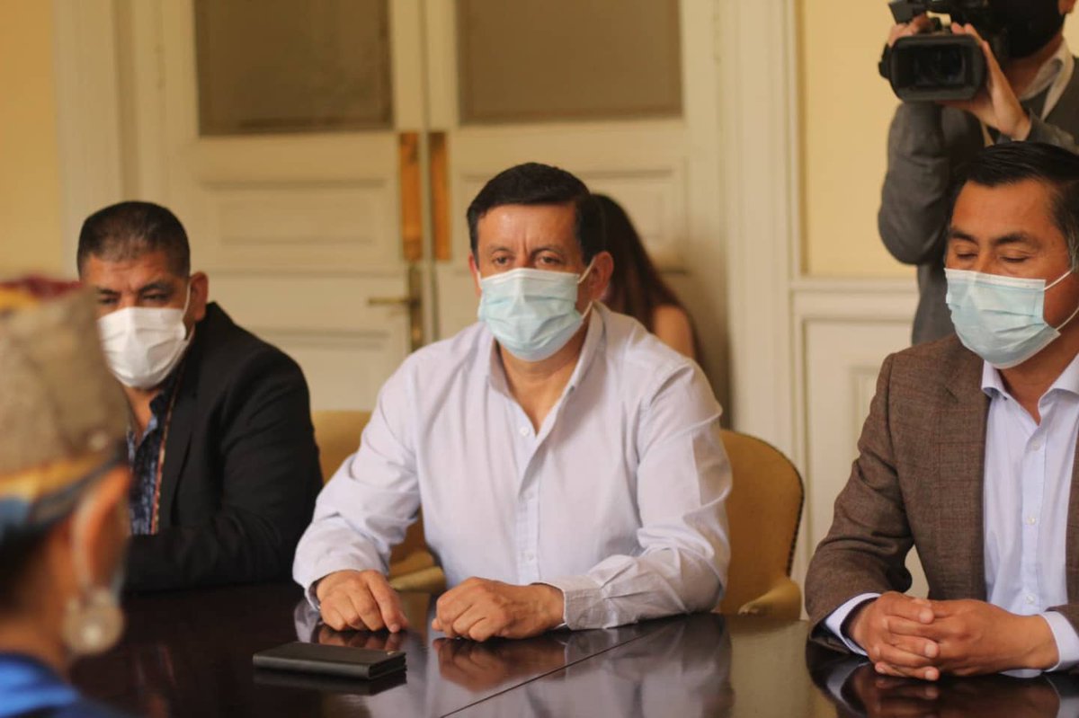 MillaburAdolfo's tweet photo. La Asociación de Municipalidades con Alcalde Mapuche - AMCAM firmó hoy un convenio de colaboración con la #Convención. Nos van a apoyar con el despliegue territorial en Wallmapu y con el proceso de Participación y #ConsultaIndígena, para que kompuche puedan incidir en la nueva C. https://t.co/zbsakyJm9p