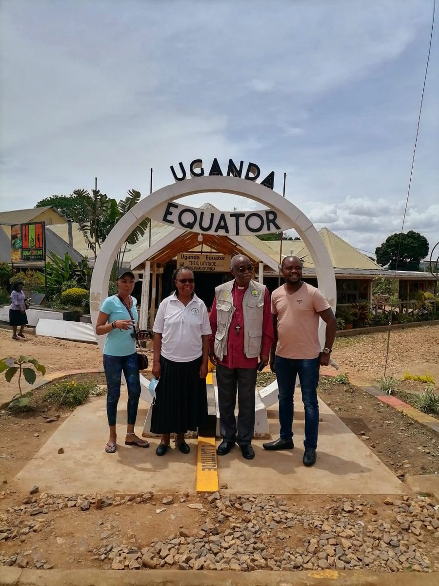 AprmUganda's tweet photo. En route #Mbarara #City, @APRMorg APR Panel of Eminent Persons member responsible for #Uganda, Bishop Dinis Sengulane stopped by the #Equator for a photo moment with the #TargetedReview Team in #Uganda.@allankayongo1 @samuelkasule56 @EmyChelangat @BiiraBrita @JosephMuvawala https://t.co/4jFICviOHm