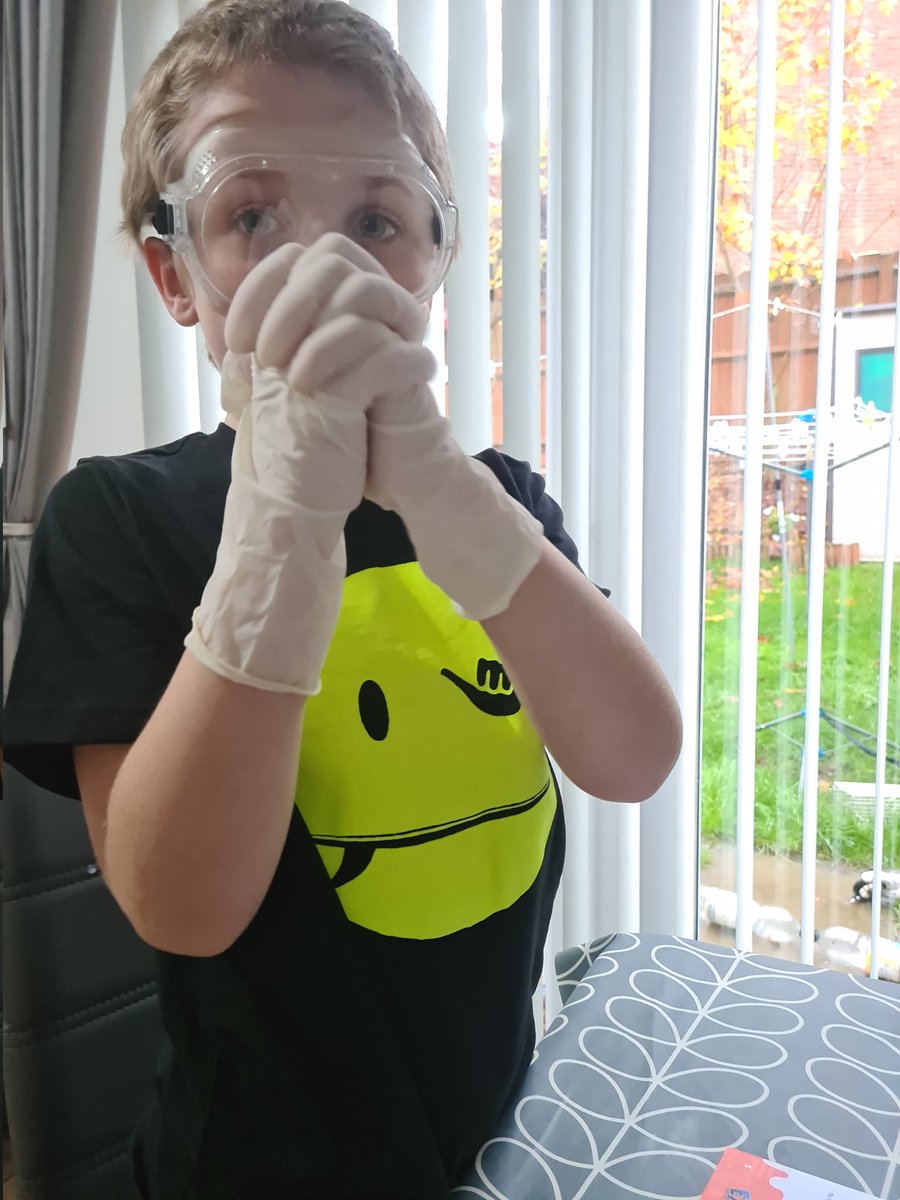 RachelM_5's tweet photo. @CFPS_MrsCarr If mum knew how to add more photos lol, we have a science kit, Noah has been reading all of the instructions as he goes,  I am the cameraman,  he is also wearing his safety goggles and gloves. https://t.co/rPGGh246ac