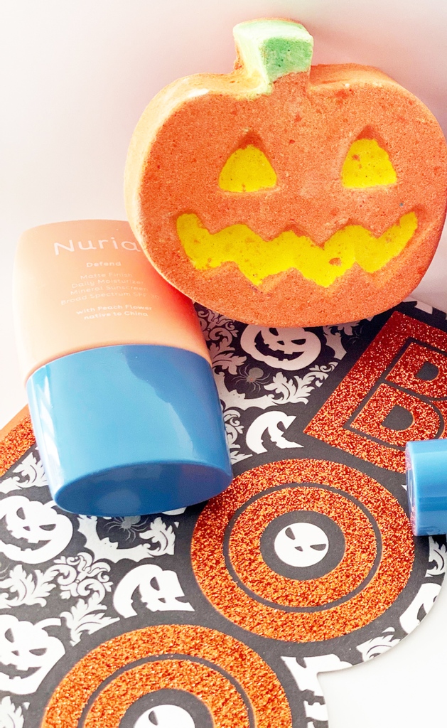 NuriaBeauty's tweet image. Defend your skin against goblins, ghosts, gargoyles and UV rays this season. #alwaysSPF #sunscreeneveryday #yearroundprotection