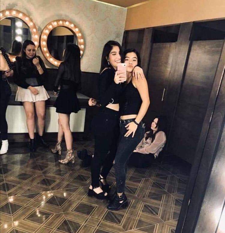 todas las fases de una fiesta en una sola foto