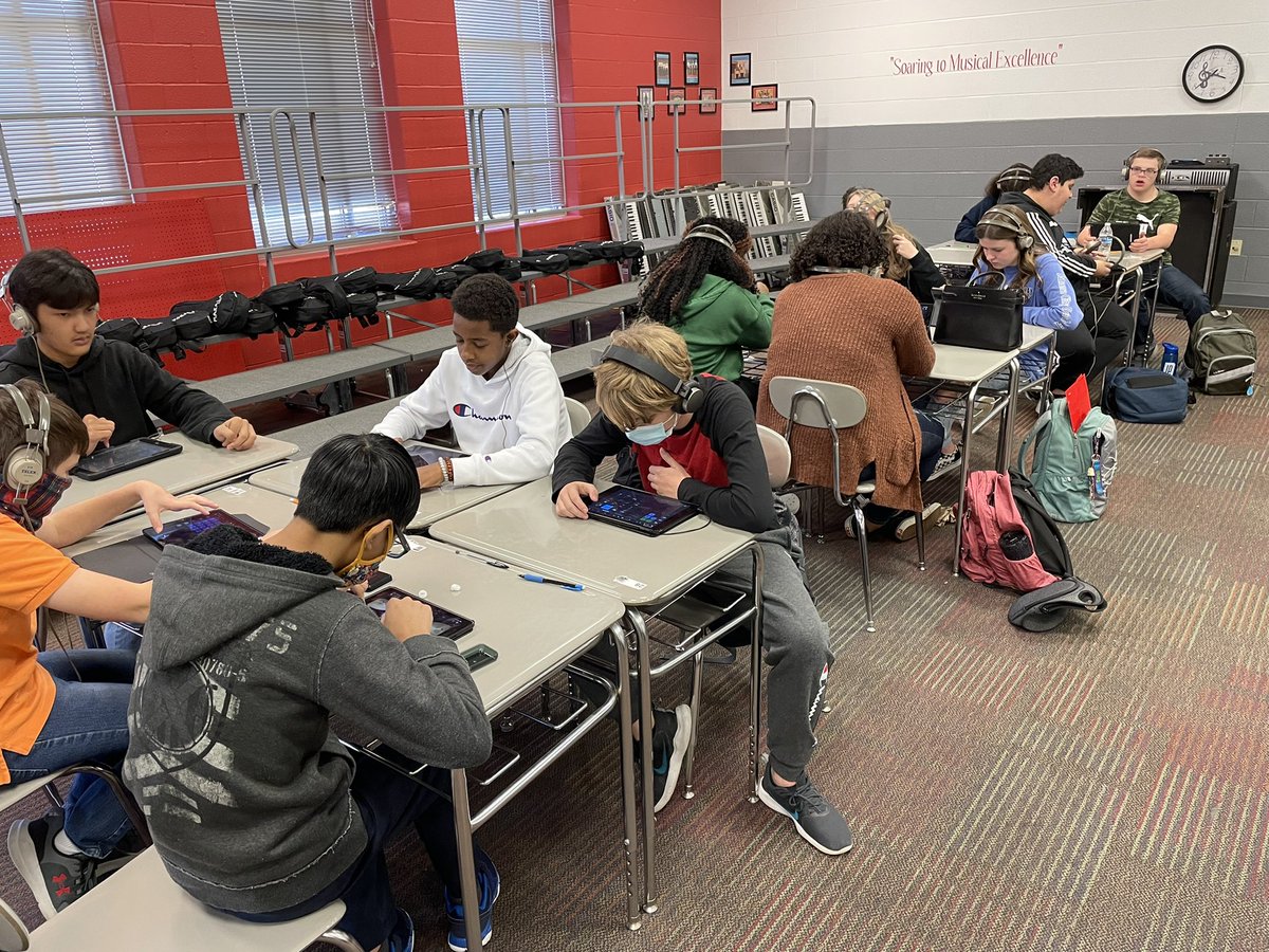 After a long week studying the history of Hip Hop, our 8th Grade Music class is getting with it putting together loops on GarageBand. Excited to hear some of the results. #bedifferent #soaringtomusicalexcellence #creeklife