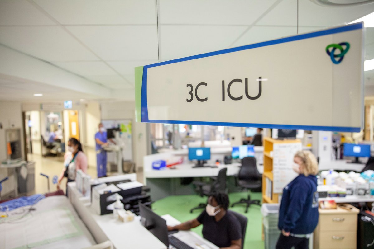 THP_hospital's tweet photo. This Canadian Intensive Care Week, we acknowledge and express gratitude for the amazing intensive care staff at THP who provide essential, life-saving treatment for our most critically ill patients #CICW2021.  💙🩺 

#ThankYou #BetterTogetherTHP https://t.co/KonTL3ZS4s