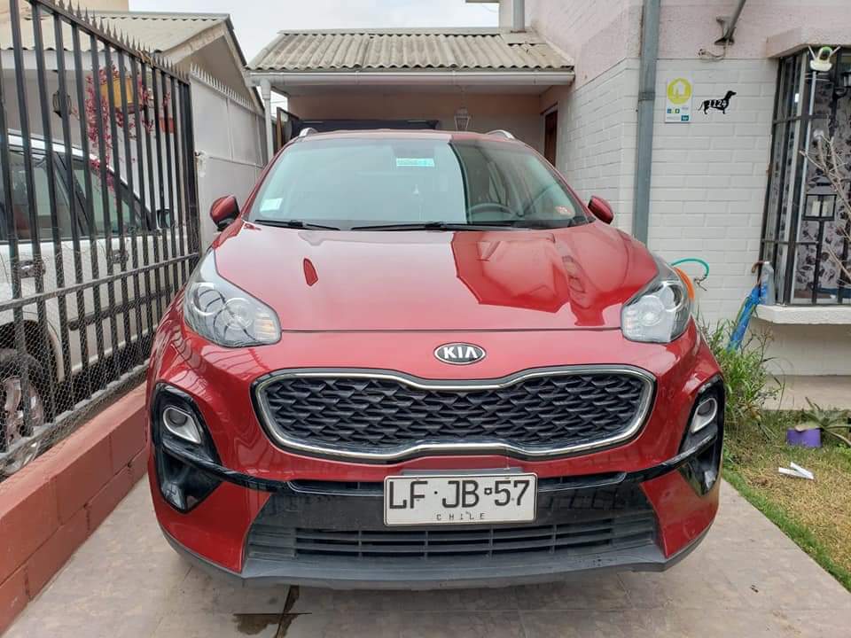 LE ACABAN DE ROBAR LA CAMIONETA A MI HERMANA EN EL ESTACIONAMIENTO DEL JUMBO, MALL ARAUCO MAIPU .POR FAVOR AYUDENME A COMPARTIR PARA QUE APAREZCA, CUALQUIER INFORMACION SE AGRADECE.