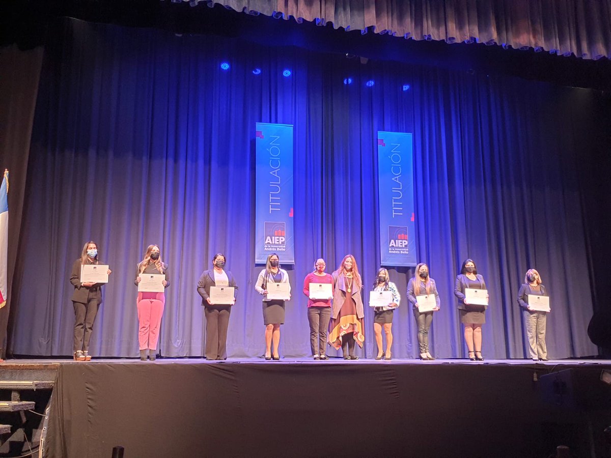 AiepAntofa's tweet photo. Sí, con aforo, con mascarillas, con distancia, pero además con todo el orgullo del mundo iniciamos nuestras ceremonias de titulación en Antofagasta. Gracias a todos y todas. Estudiantes, docentes y familia por ser parte del #OrgulloAIEP. https://t.co/MyQQfkFl9j