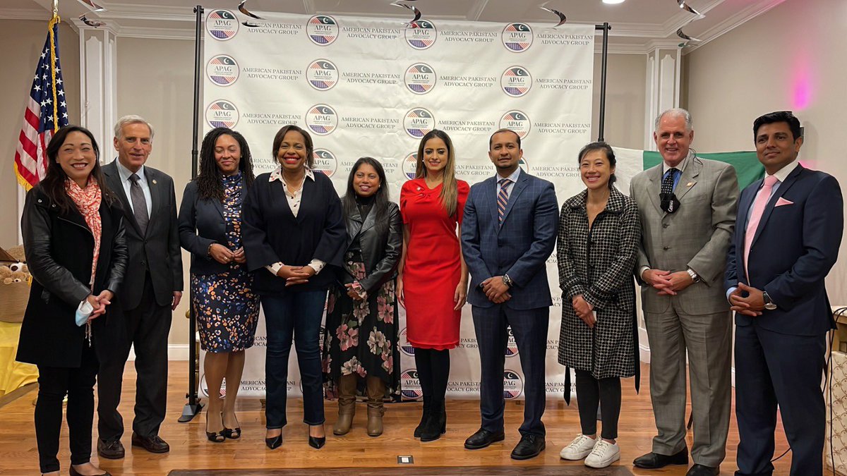 nycpa's tweet photo. Every vote matters!
Queens Borough Advocate Sabine French joined @APAGUSA's #GetOutTheVote rally with elected officials & advocates.
New Yorkers, whether you vote early, absentee, or on election day, be sure to #RepTheVote in the General Election! More: https://t.co/RFMfxIvc8j https://t.co/Sv06nFIzTw