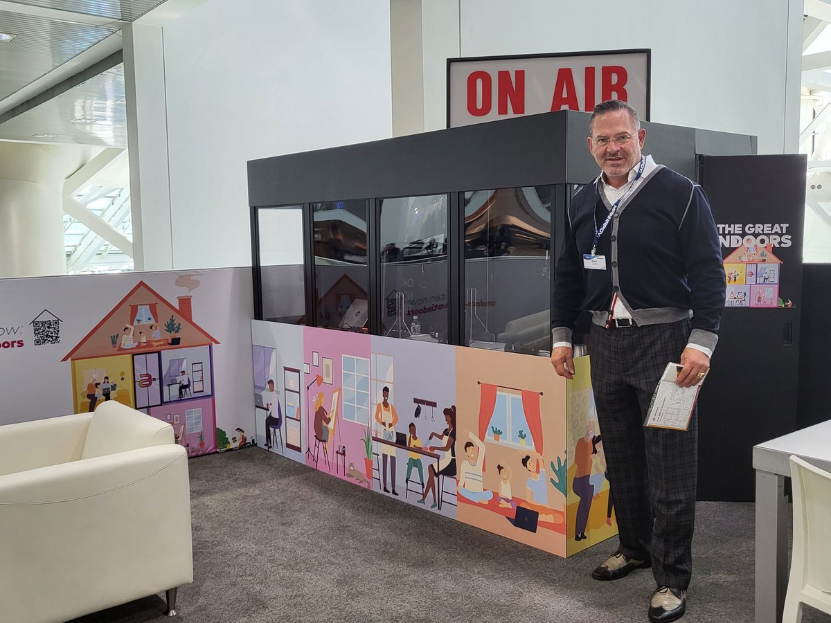 MarkFruehan's tweet photo. Great 2 stop by @Amdocs & catch-up on What's happening n pmts & billing, as it relates to Mobile Operators & the shift around the world to alternative billing and distribution channels for brands. Great content & conversation @MWCHub #MWCLA21 #dcb #mobilepayments #FirstScreen https://t.co/sfO2GieC8V