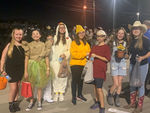 Williamsmsband's tweet photo. Had a great performance and Trunk or Treat last night at the WMS Spooktacular concert!  
@WMS_Wildcats @risdfinearts @OWB_JFND
@rockwallband https://t.co/AO84AhZtAY