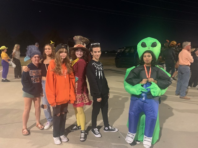 Williamsmsband's tweet photo. Had a great performance and Trunk or Treat last night at the WMS Spooktacular concert!  
@WMS_Wildcats @risdfinearts @OWB_JFND
@rockwallband https://t.co/AO84AhZtAY
