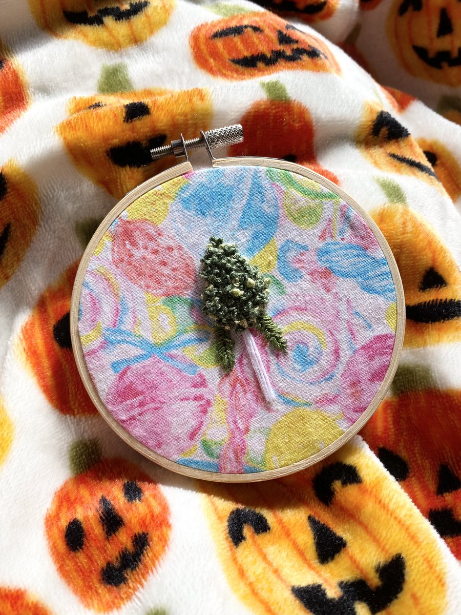 embroiderybyamb's tweet photo. Nug art for days 🍃💨
https://t.co/s2zYGRHGBR https://t.co/D1a4F9L6wP
