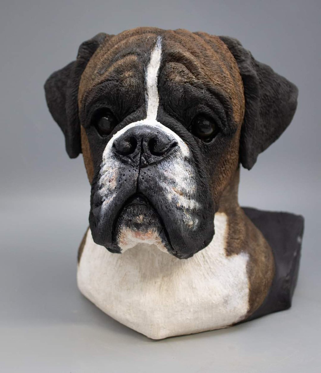 Sculpture is now finished. Absolutely over the moon with them. The amazing artist/sculptor is Louise Jarvis please look her up and take a look at her work she's incredibly talented. #sculptures #ArtistOnTwitter #boxerdog louisejarvis.co.uk