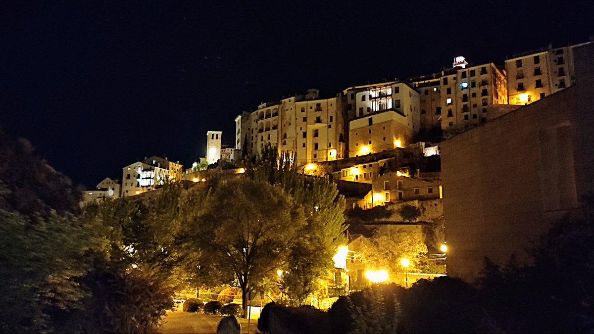 ANGELSUAREZHERR's tweet photo. Buenas noches Cuenca!! https://t.co/WeobTcZEws
