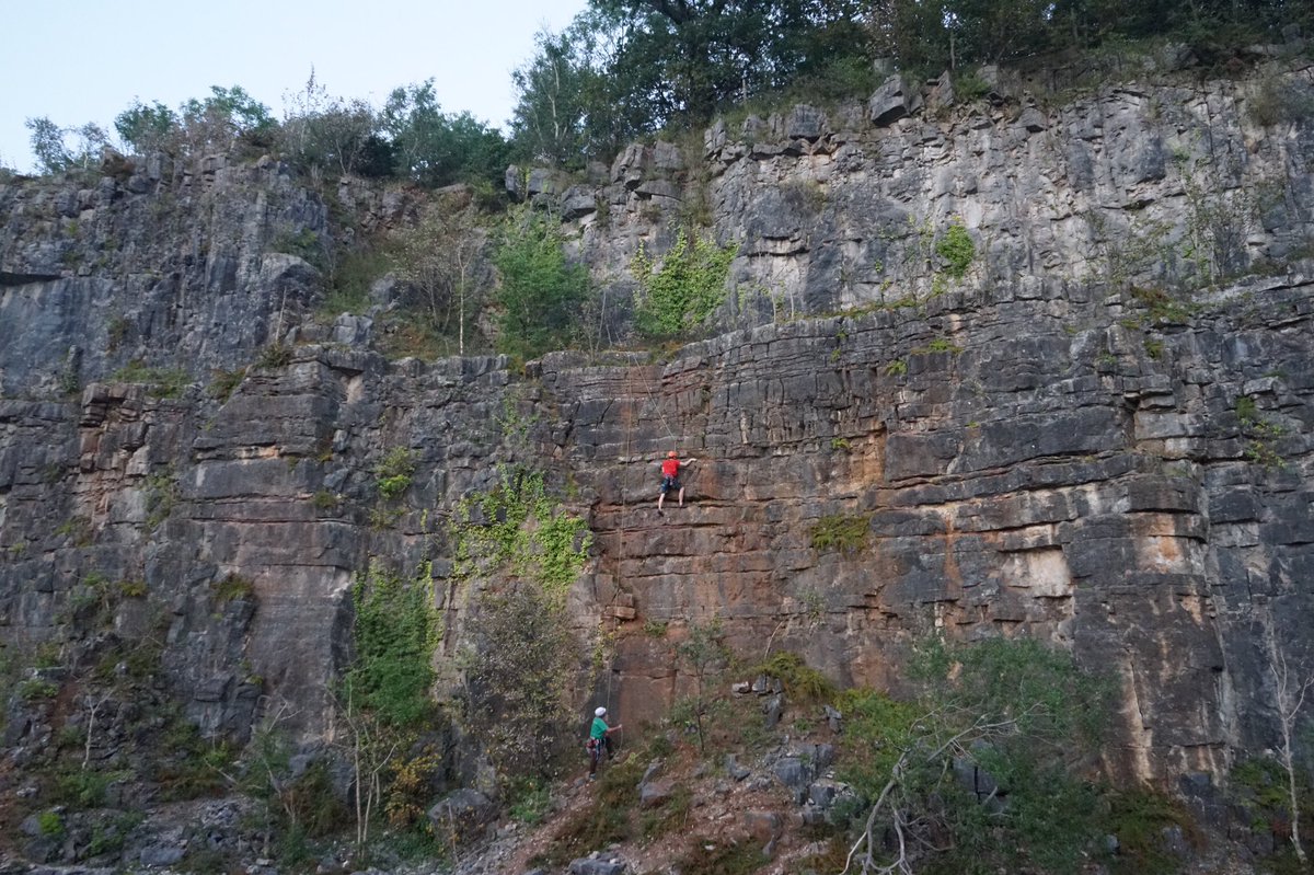 TravelTedaldi's tweet photo. Catching the last of the sun at one of the most beautiful locations for an evening climb @VisitDeanWye 🧗‍♂️ https://t.co/E6BdawiUBj