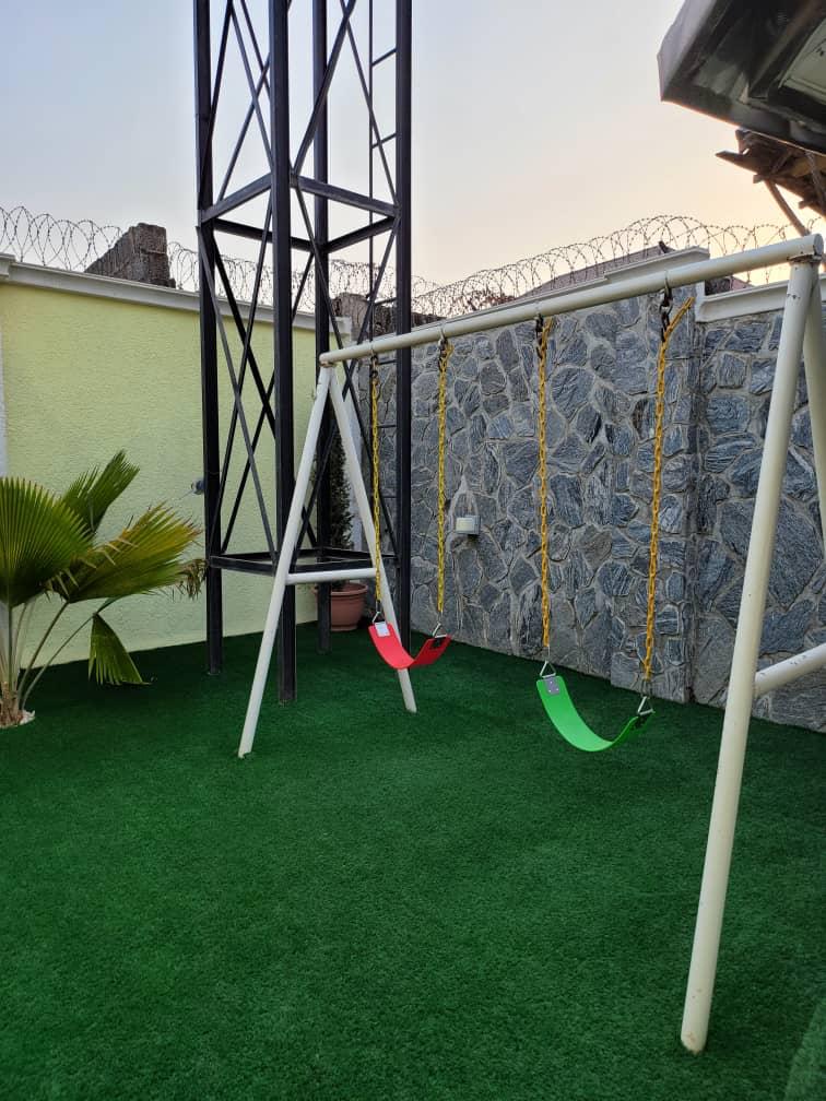 DynamicGlobalNG's tweet photo. Get this well Furnished  Bungalow. 
 - Beautiful lighting
 - Prestigious Neighborhood
 -Rock solid security doors  
- Location 📍Lugbe, Airport Road Abuja.
💰Price -  N60m

For enquiries
📞+234 903 438 1420(WhatsApp)
FOLLOW on Facebook,  Instagram and Twitter: @dynamicglobalng https://t.co/jUgVWCuGd6