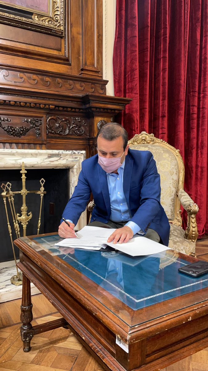 herrerayflia's tweet photo. Planteamos a @SergioMassa con firmeza las demandas de los Misioneros, obras de vivienda, energia, agua potable, infraestructura vial, zona aduanera especial, la contribución esencial para cuidar el medioambiente y la compensación por el atraso en fondos del consenso fiscal. https://t.co/jmLGAYfxmm