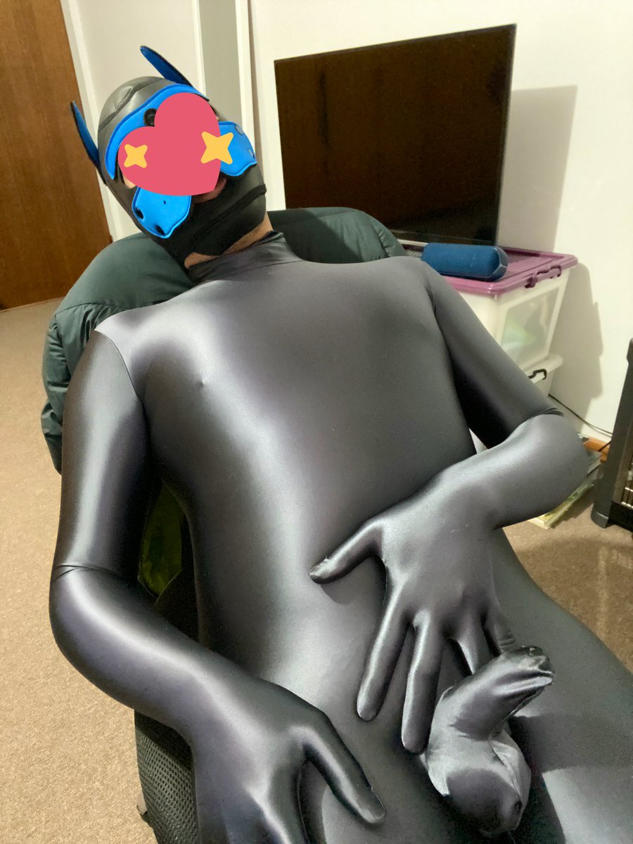 PupZen's tweet photo. New suit came in the mail. Shot my first load in it with a quick video fap with @noblogforall 🙈 https://t.co/BJ5xDa1WA4