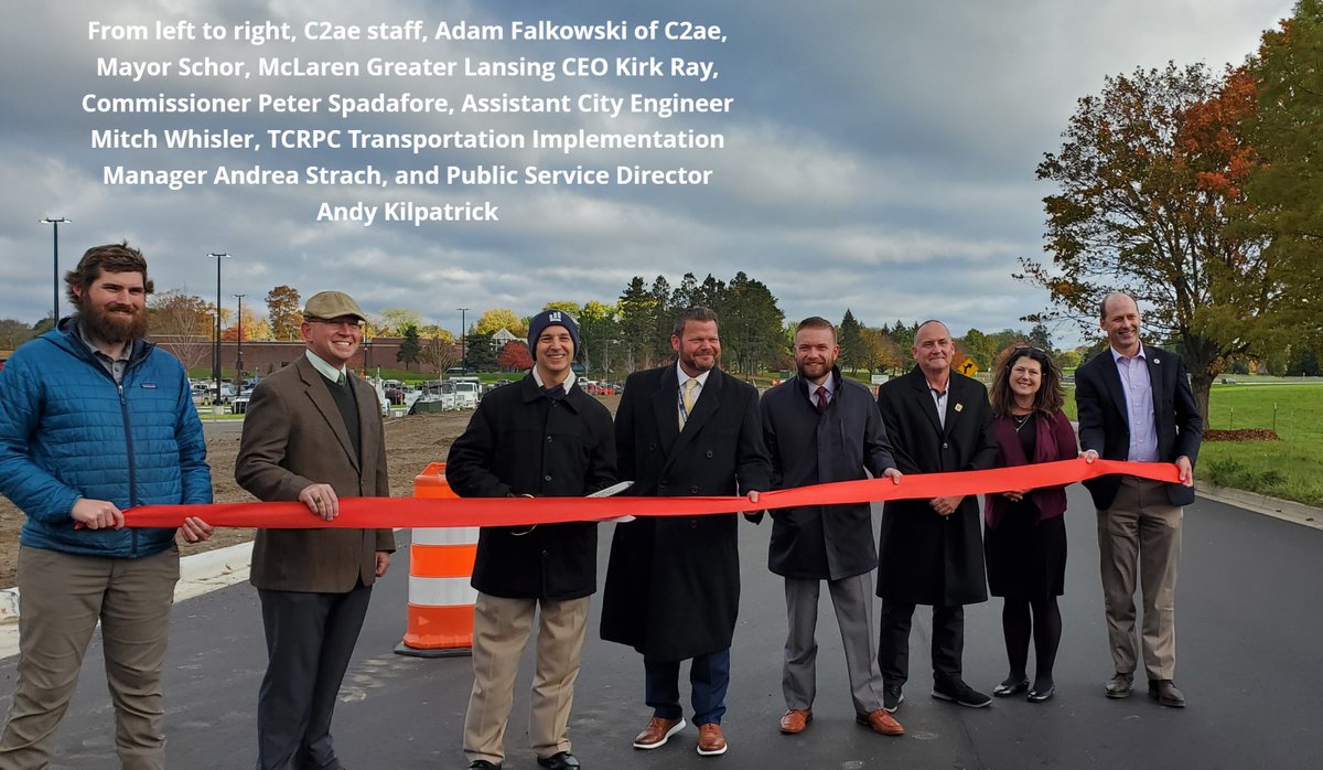 MI_TCRPC's tweet photo. We joined Mayor #AndySchor to celebrate the new roundabout @ Forest/Collins Rd for the #McLarenLansing hospital opening 3/22! Our team worked tirelessly to fund this $3.2 M #TransportationImprovementProgram project for safe access + #LansingRiverTrail connections
#LansingMI https://t.co/k584gOZvgR