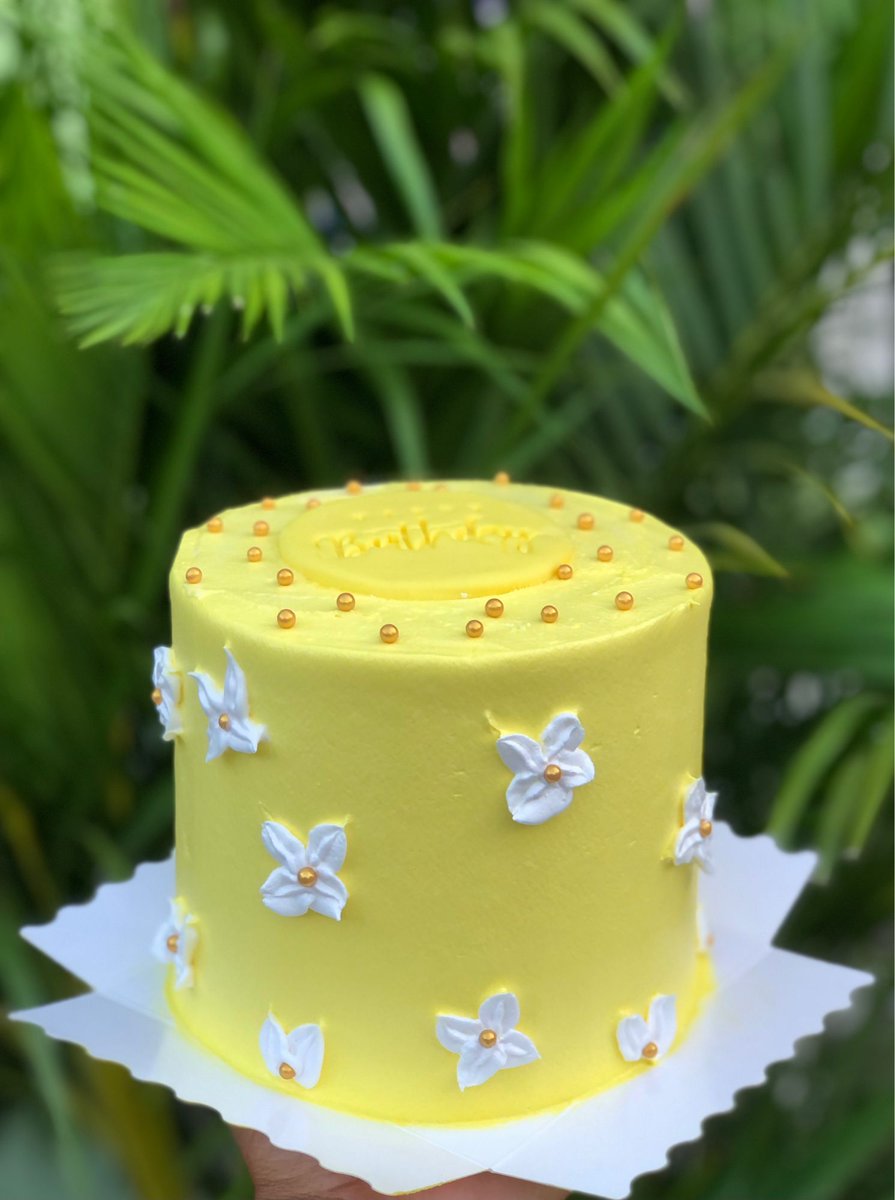 zisvngs's tweet photo. Psst - our mini cakes will be available for preorder soon!
#zisungs #accrabaker #minicakes #cakeindulgence https://t.co/duhC1Tj0cp