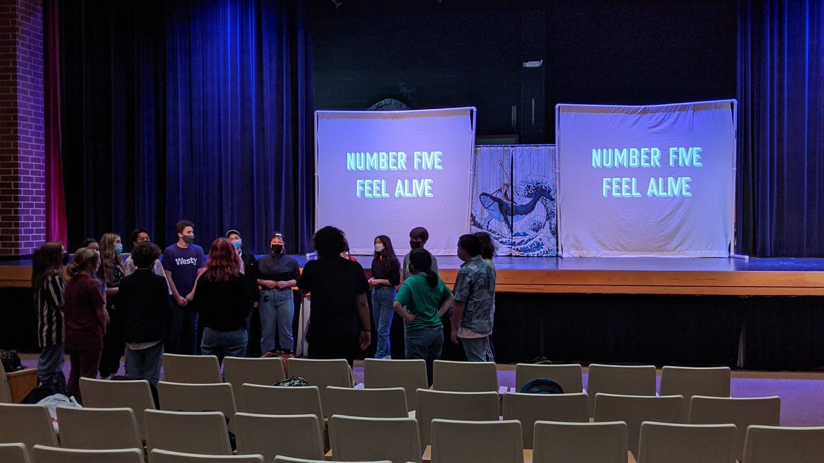 PorterPlayers's tweet photo. They're warming up. The show is days away. Are you gonna be there!? 7pm East Auditorium this Friday and Saturday! #TheShowerCapKids #BackInBusiness #PorterPride #ComedyShow #DramaClub https://t.co/QLBcreL2dA
