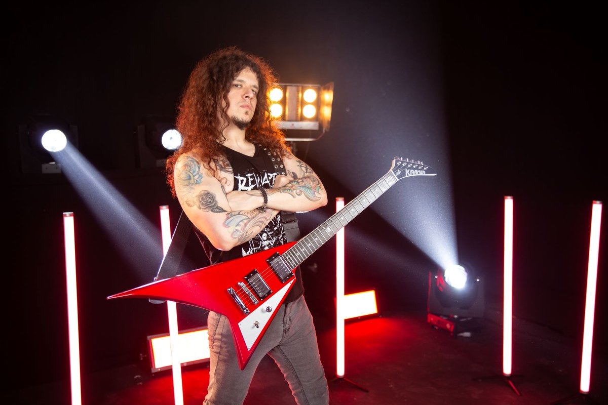 KramerGuitarsUS's tweet photo. Rocking a @charlieparra  Signature Vanguard is a solid move towards becoming a metal master! https://t.co/HGuG5TINtk 🤘

#madetorockhard #kramerguitarsus #kramervanguard #metalmaster https://t.co/VoCpsOi2Ix