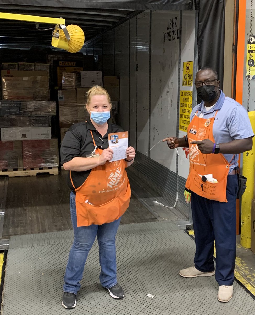 Daniel Dawson (@babyboi1977) on Twitter photo Receiving associate Cindy , thank you for doing the right thing each day! #KilleenStrong #LionsClub <a href="/garland_haynes/">Garland Haynes</a> <a href="/keren_gorg/">Keren Gorglione</a> Receiving associate Cindy , thank you for doing the right thing each day! #KilleenStrong #LionsClub <a href="/garland_haynes/">Garland Haynes</a> <a href="/keren_gorg/">Keren Gorglione</a>