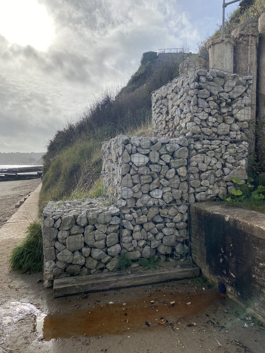 SarahGeography's tweet image. Coastal defences at Swanage #geographyteacher #coastaldefences #halftermholiday #busmansholiday