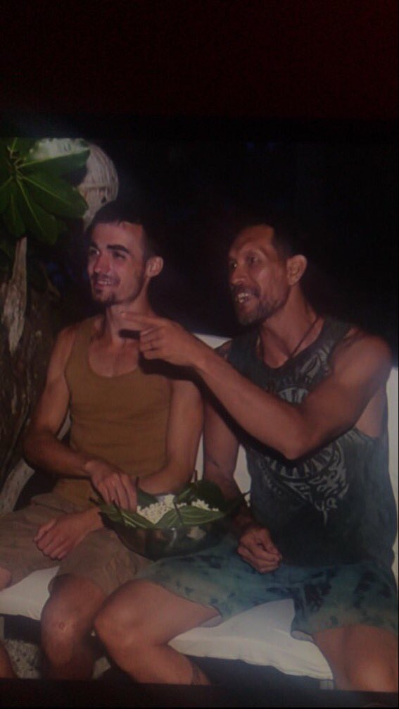 ynss_bnd's tweet photo. Netflix and Chill avec mon crush Teheiura #KohLanta https://t.co/7dc1Jm5j0c