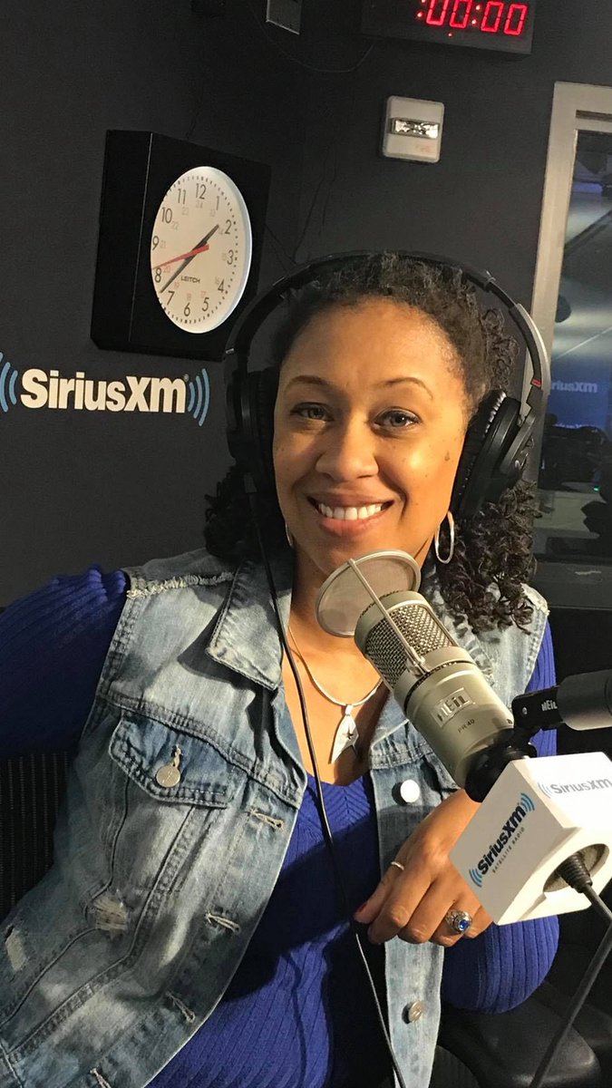 LeighannLord's tweet photo. Tonight I get to call in and chat about news, art, love, and life with my friend @JohnFugelsang and his cool callers on, "Tell Me Everything." (11:15pm, EST, Tues., 10/26). SiriusXM Progress @SXMProgress Channel 127.
⠀⠀
#TME #LifewithLeighann #VeryFunnyLady #ThisisHowWeTuesday https://t.co/DDi65H7QOC