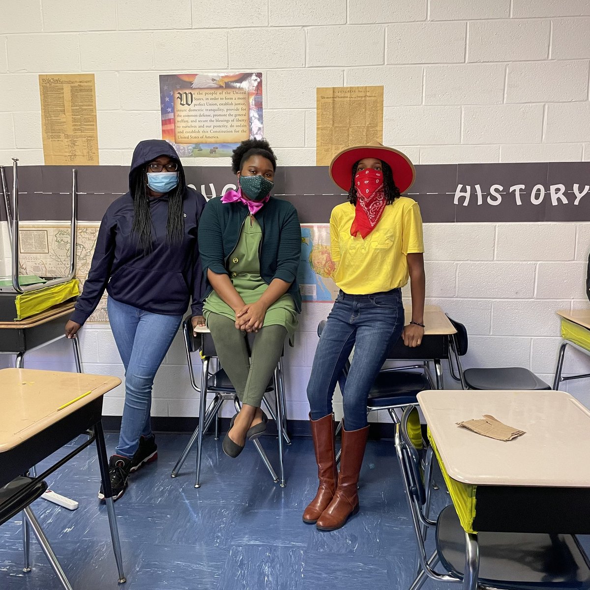 MrsCrabtr33's tweet photo. Day 2 of Homecoming Week #ELHS💙💛#CharacterDay #Woody #ToyStory #Disgust #InsideOut  #Starr #HateUGive https://t.co/hgI5AKnJmg