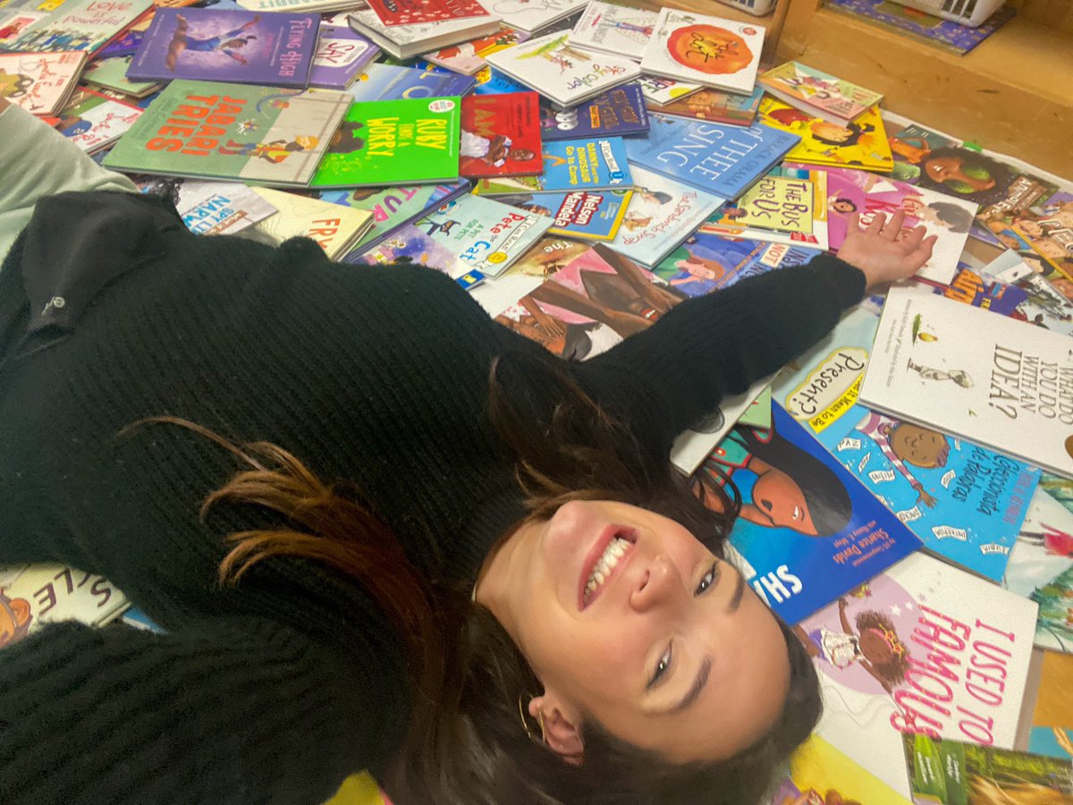 CombsCatchUp's tweet photo. Our very own @hnsulliv received 281 books through a grant from @booklove4life!! Way to go! #leaderstakeinitiative #leadersread #leadersleadbyexample @wcpssmagnets @CentralWCPSS @LeadwithReading https://t.co/QMmI6XHaTu
